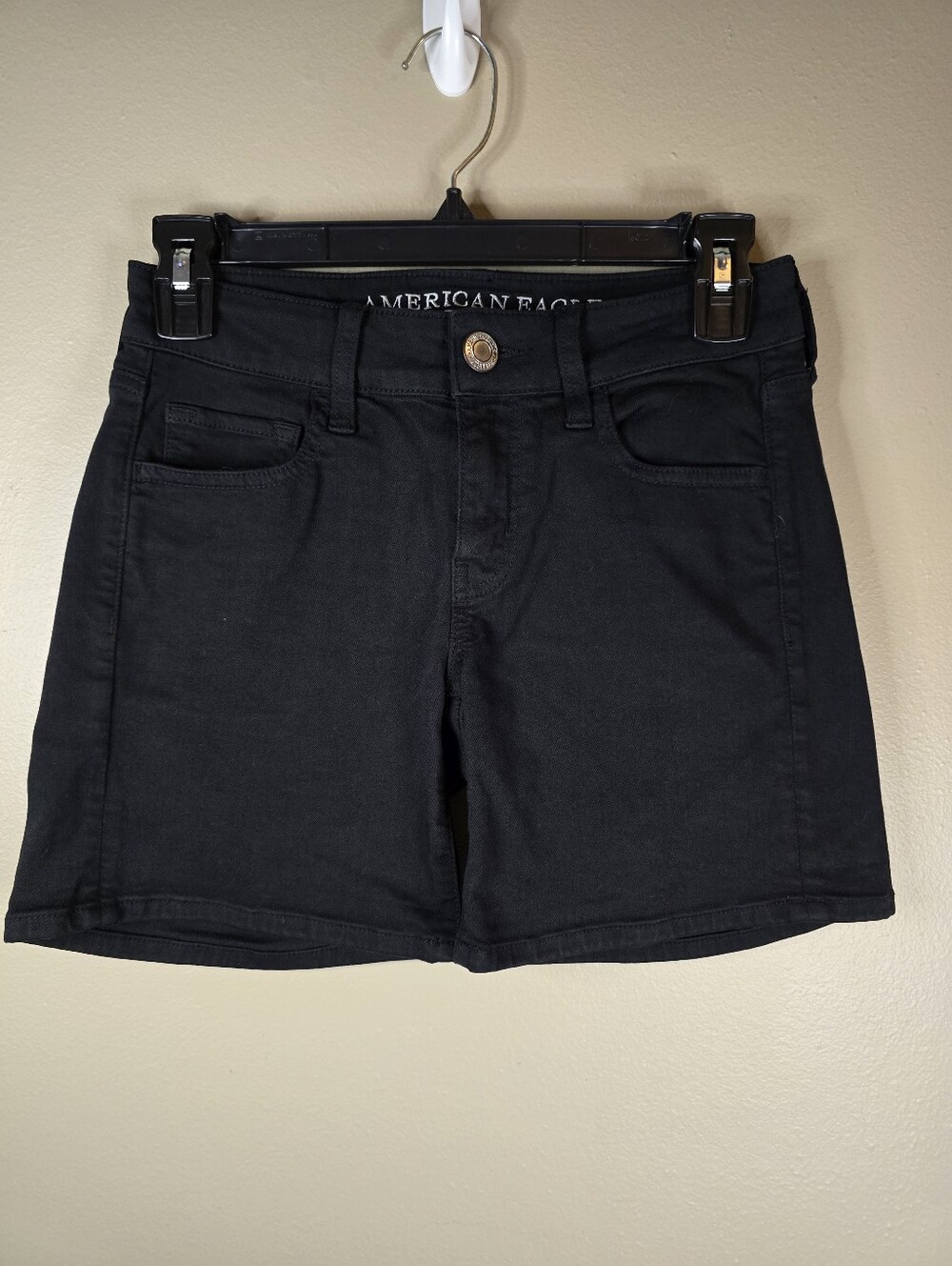 American Eagle Women's Size 0 Midi Shorts Super Stretch Black